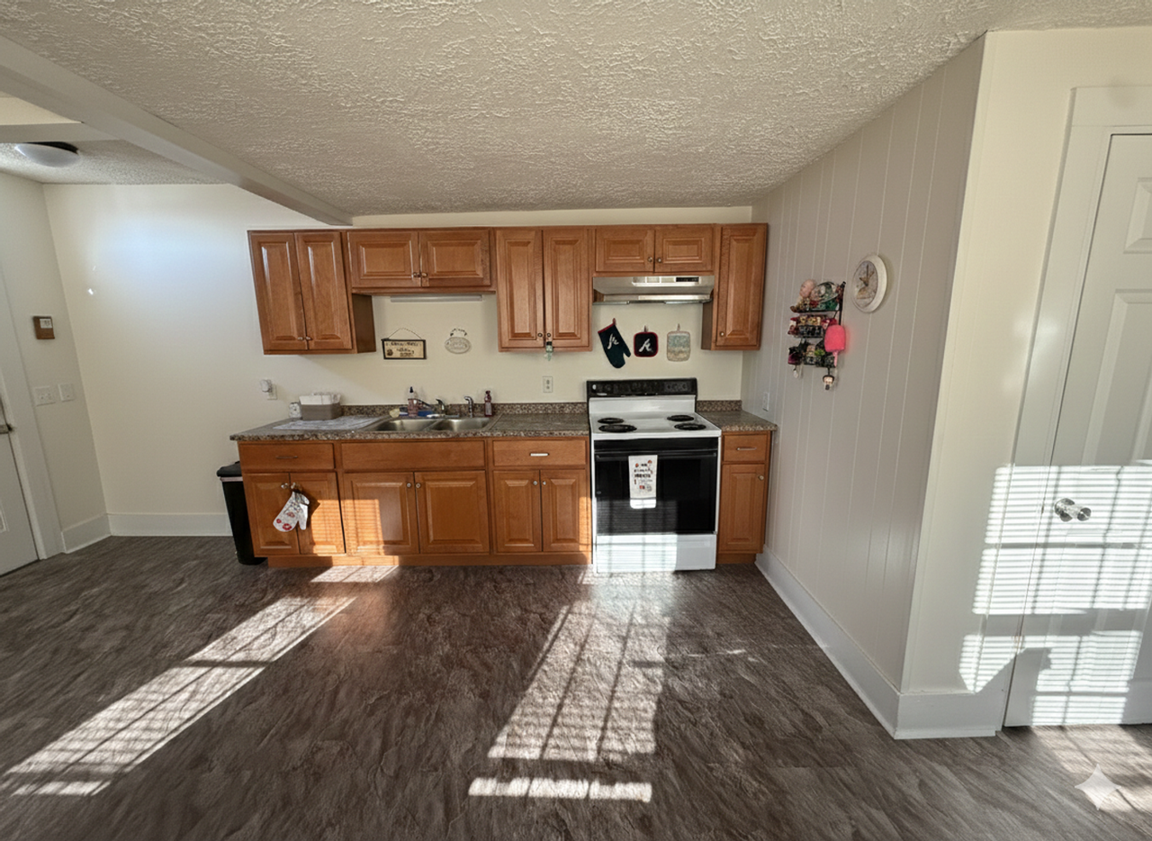 22 Green St - Photo 2 of 11