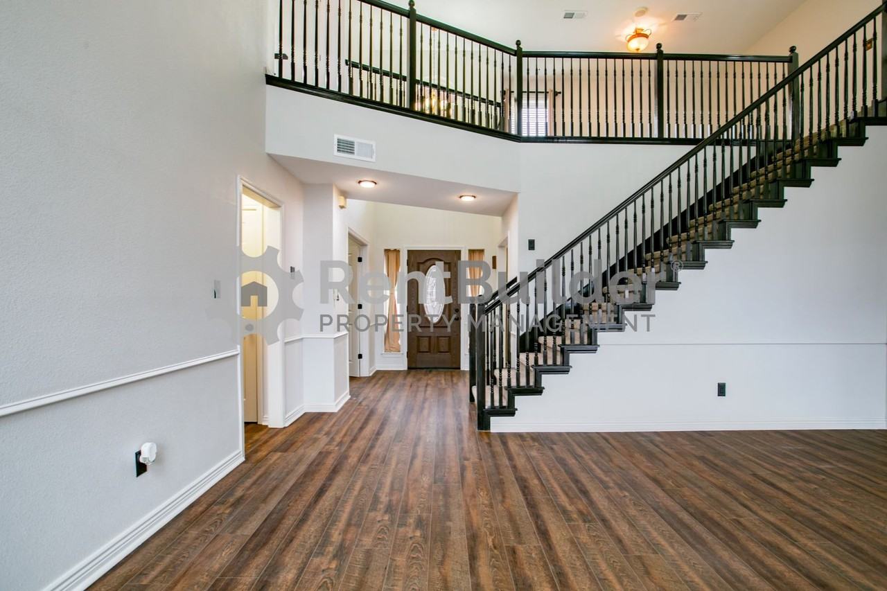 8324 Calle Primera Nw - Photo 3 of 26