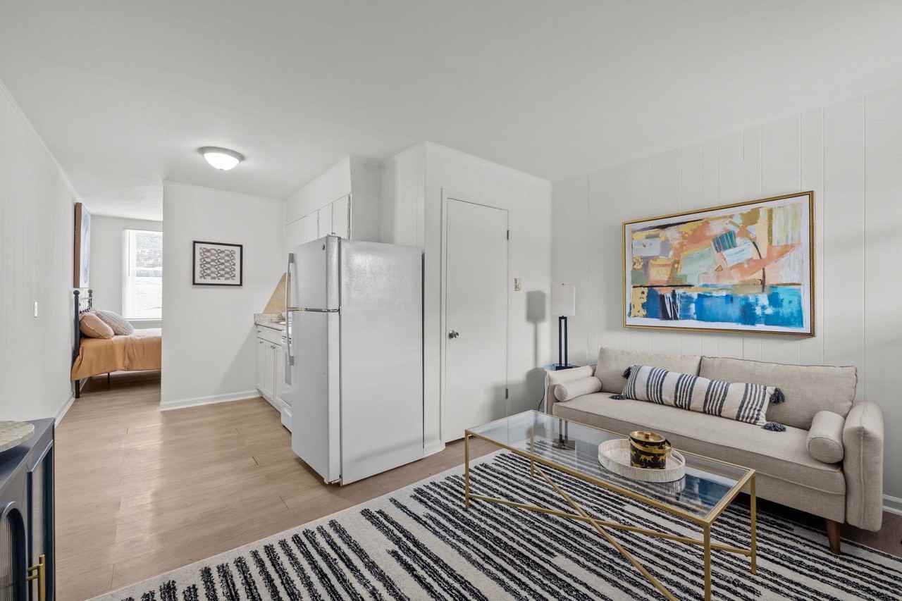 Lovely One Bedroom One Bath Apartment. - Photo 2 of 25