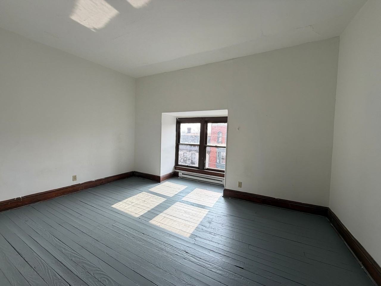 347 E King St - Photo 7 of 8