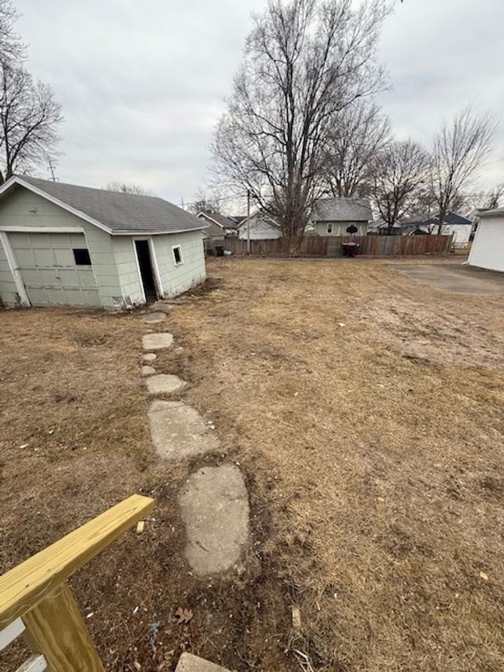 724 E Gift Ave - Photo 7 of 21