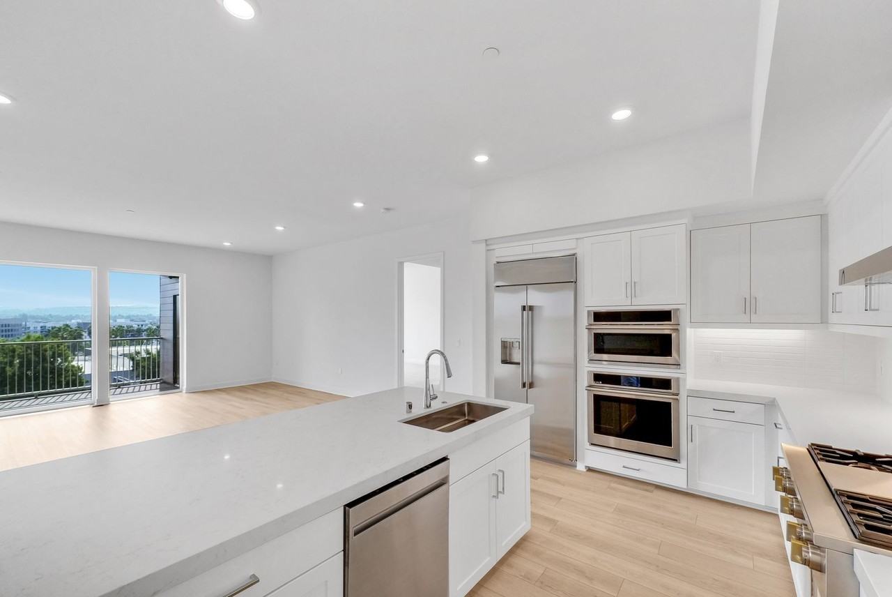 4507 Rivington - Photo 2 of 33