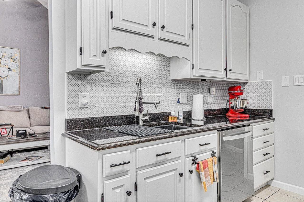 2008 Boundary Oaks Dr - Photo 5 of 13