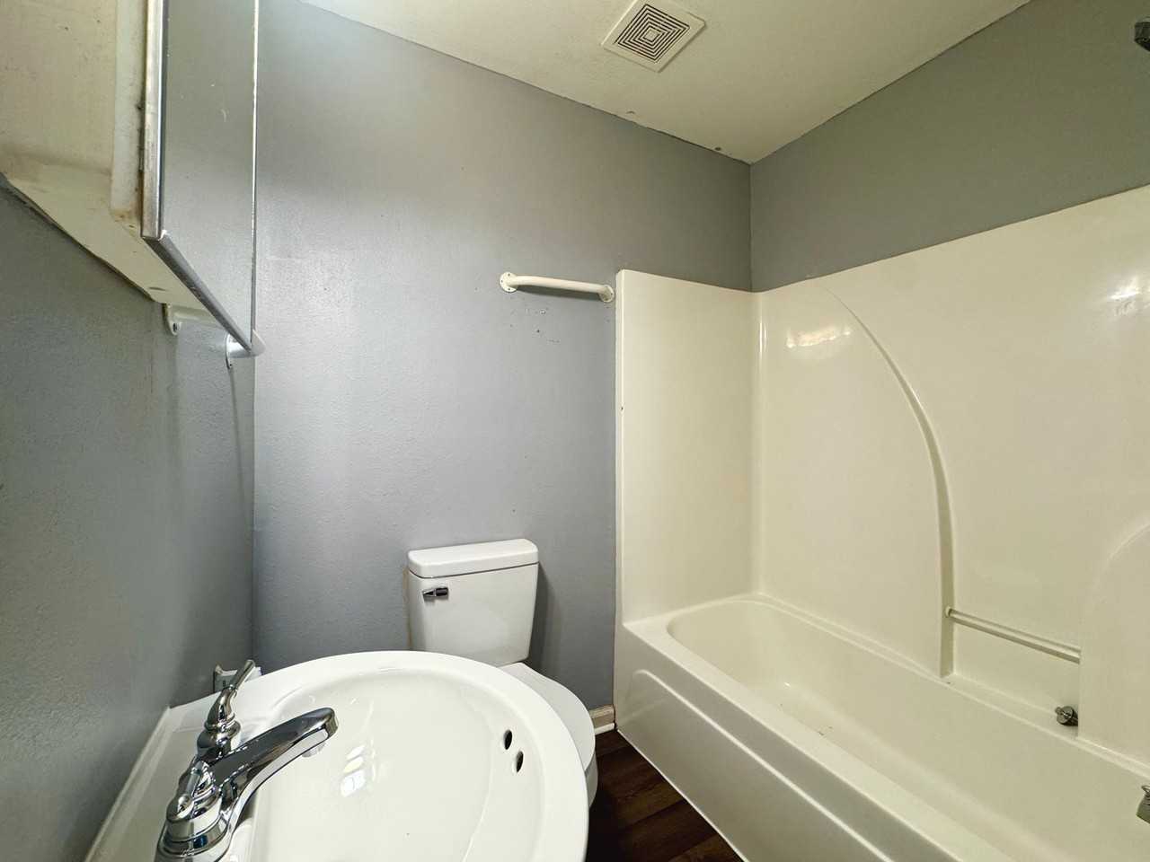 900 Highway 367 N - Photo 3 of 9