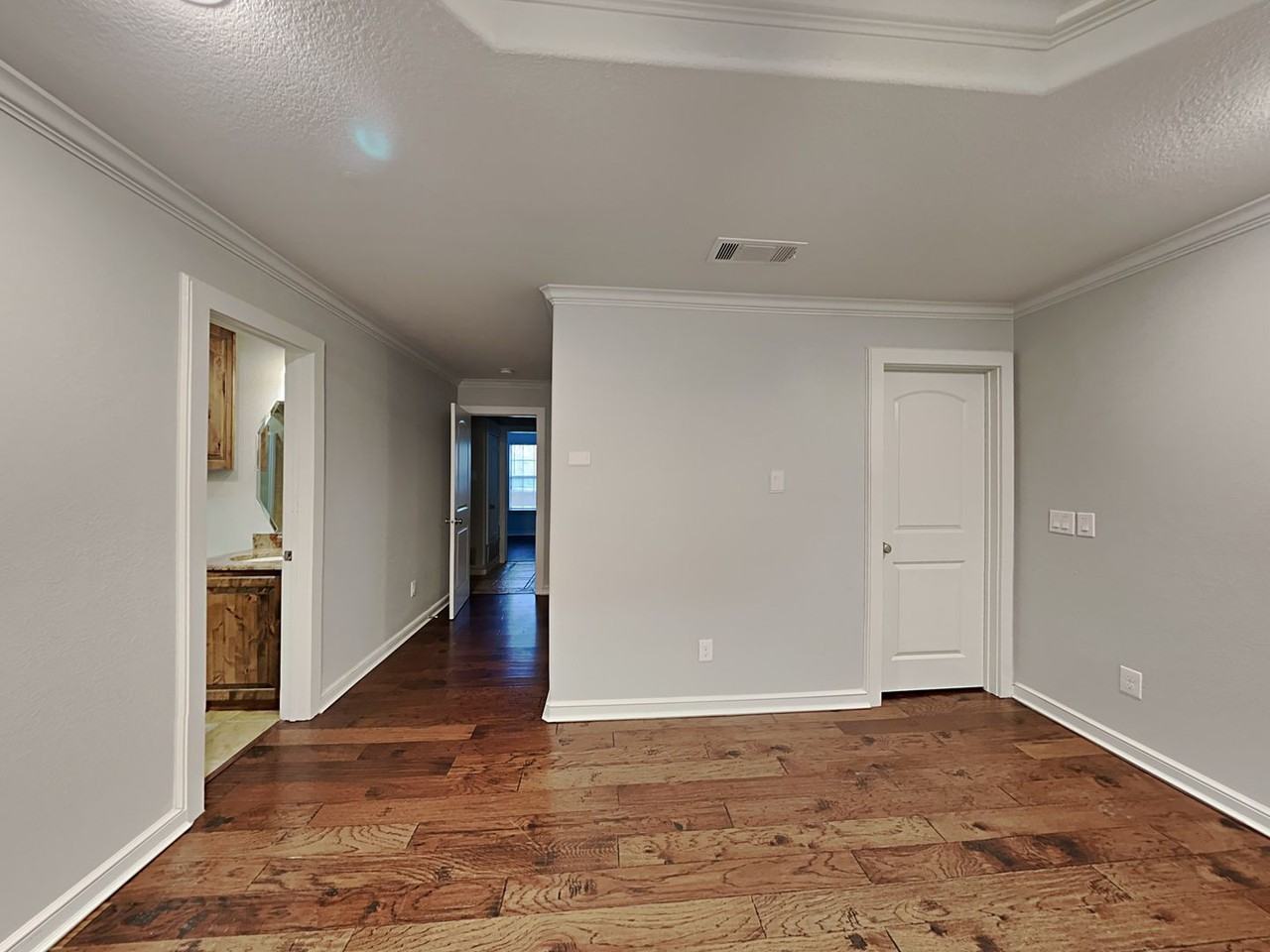 125 Bellaire Dr - Photo 7 of 17