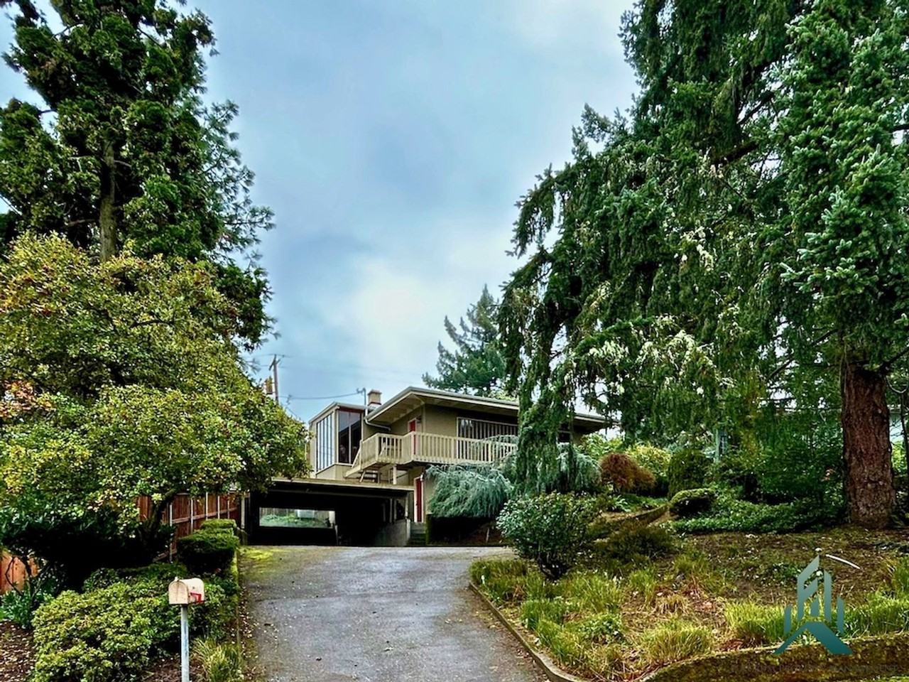 2914 Nw Ashwood Dr - Photo 2 of 23