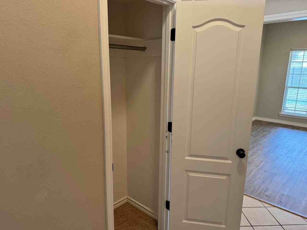 5037 Cy Young Dr - Photo 4 of 40