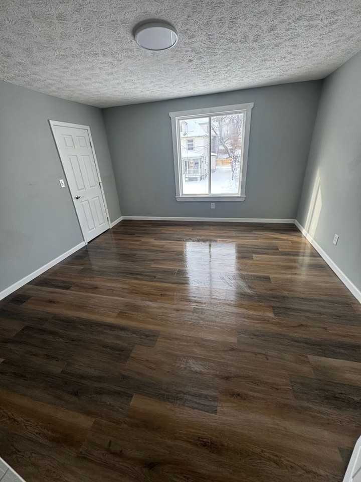 306 Park Ave Nw - Photo 2 of 12