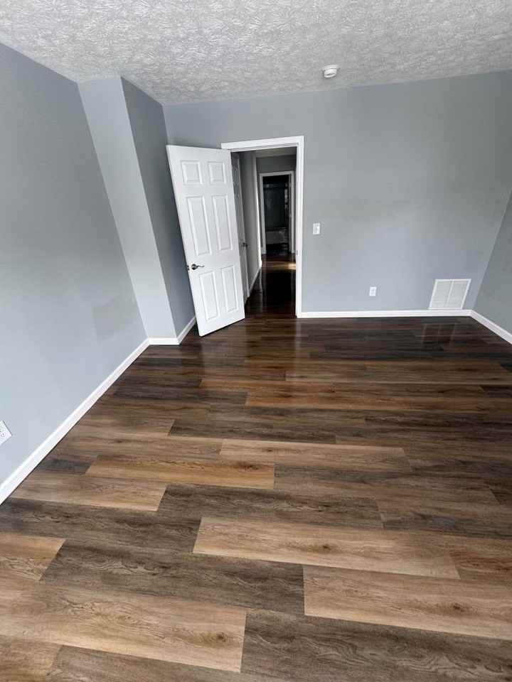 306 Park Ave Nw - Photo 7 of 12