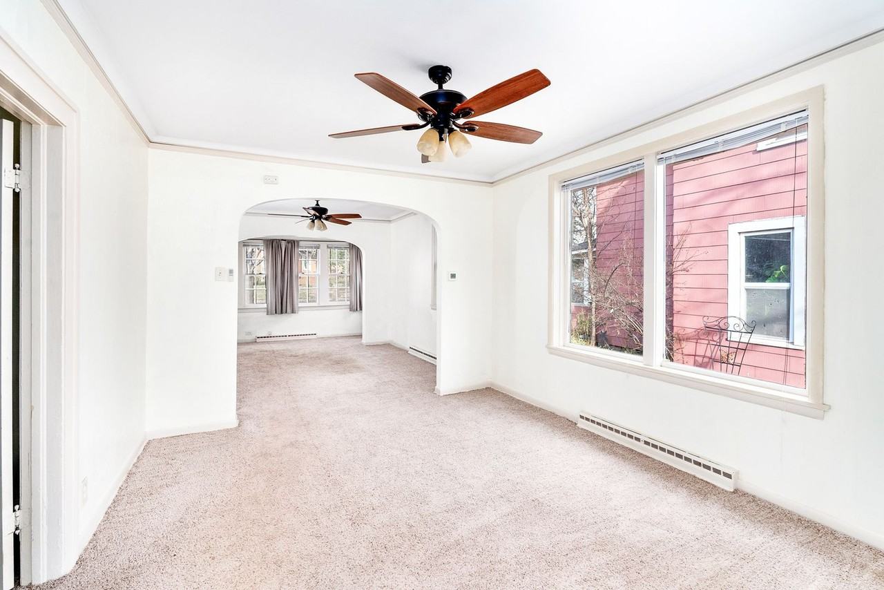 5724 5724 Wn 8th St - Photo 2 of 23