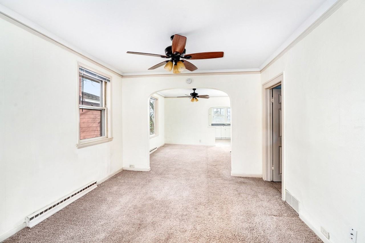 5724 5724 Wn 8th St - Photo 3 of 23