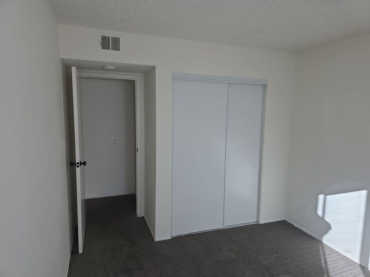 2630 El Dorado Ave Apt B - Photo 6 of 8