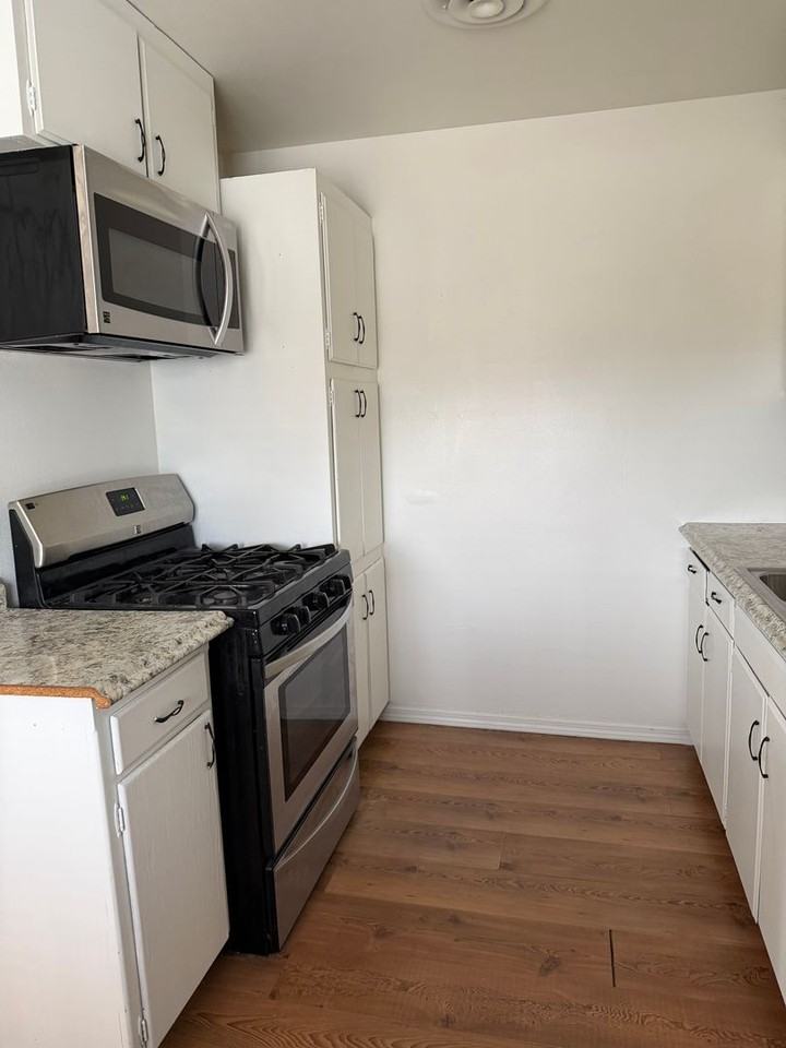 1441 W Vassar Ave - Photo 6 of 9