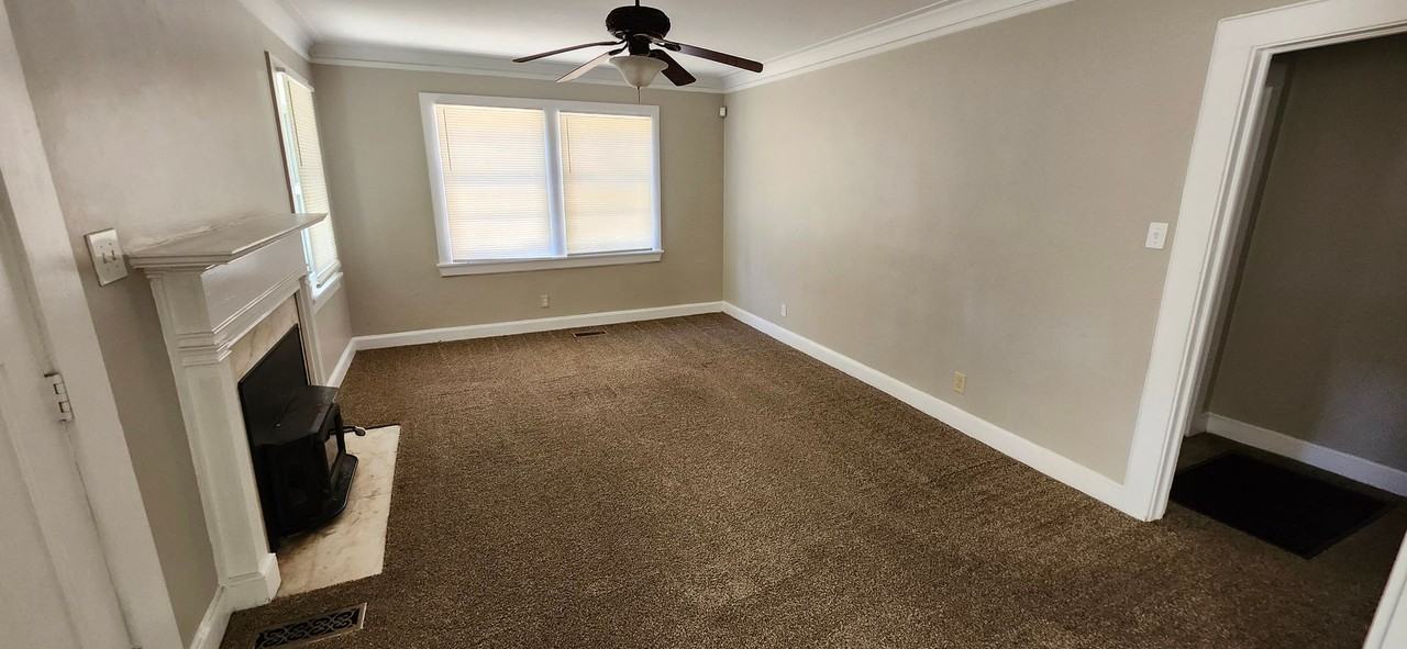 1719 39th St - Photo 2 of 14