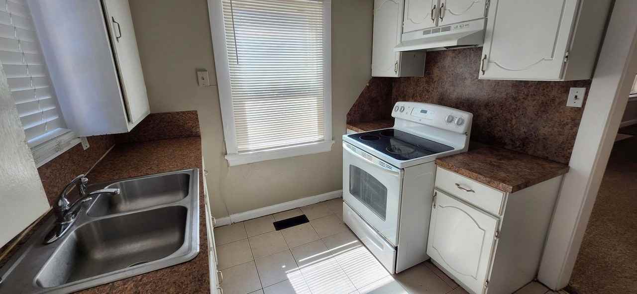 1719 39th St - Photo 6 of 14