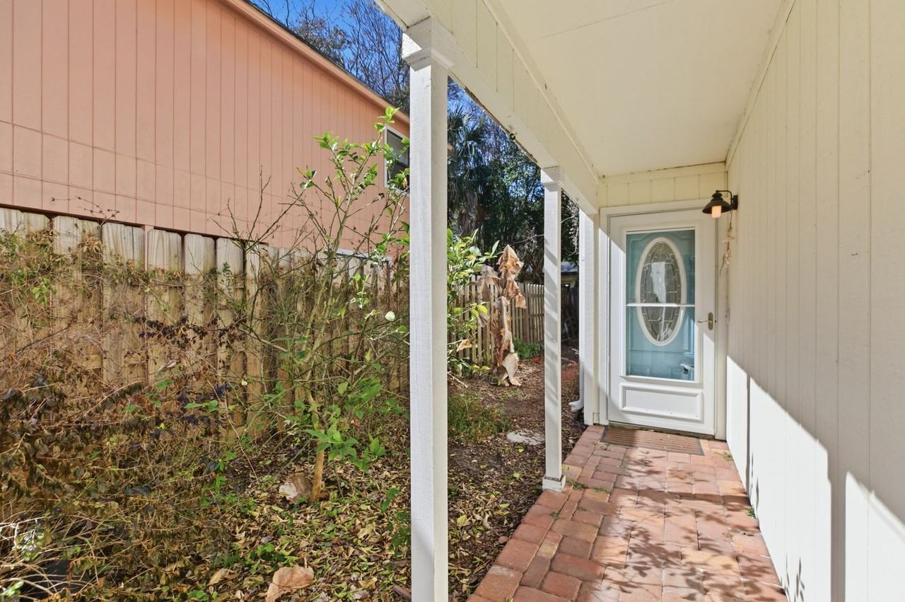 132 Magnolia St - Photo 2 of 17