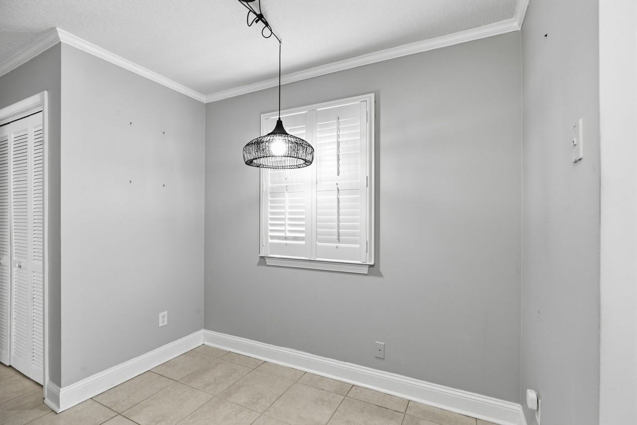 132 Magnolia St - Photo 7 of 17