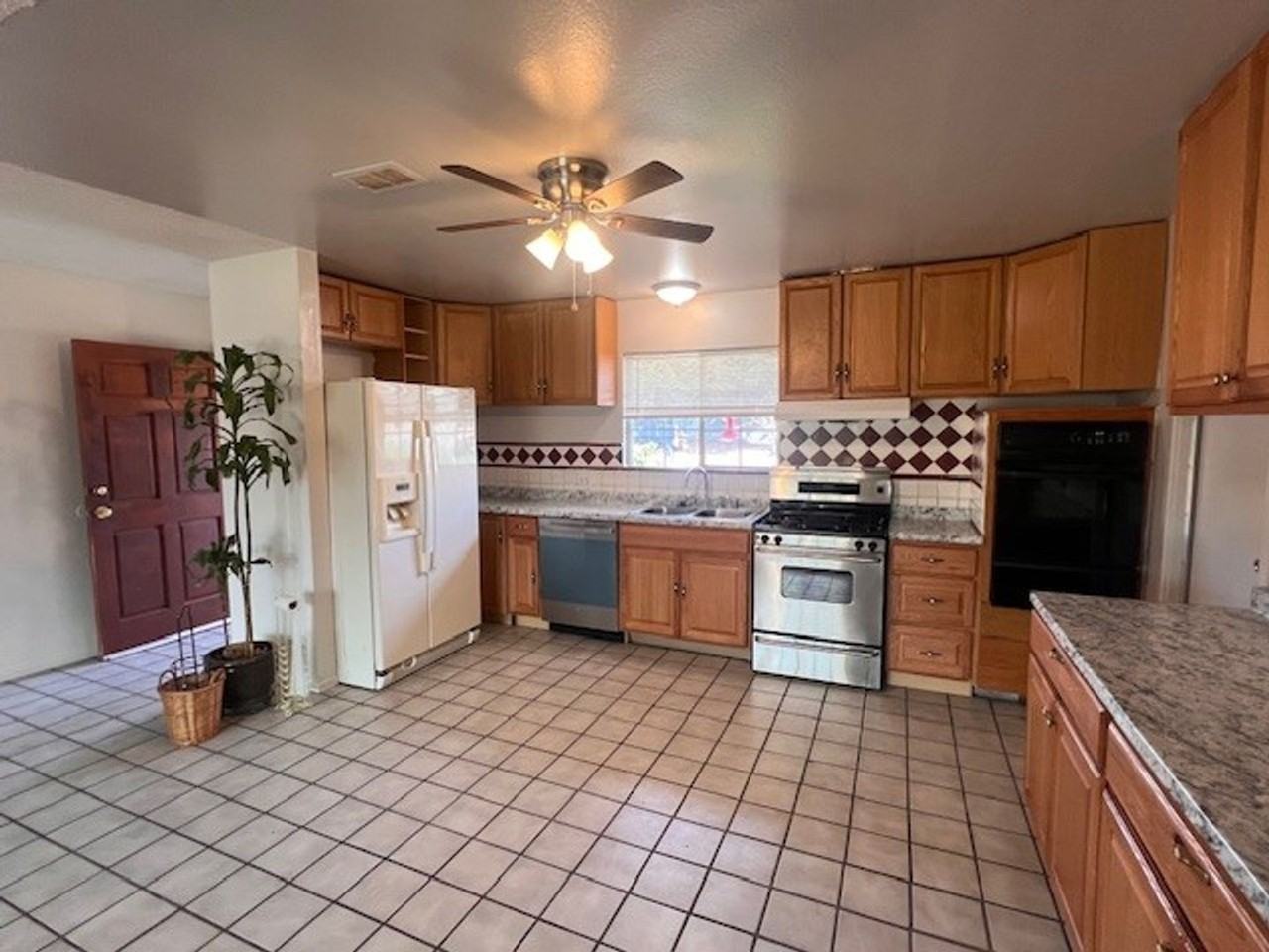 348 2nd St - Photo 7 of 29