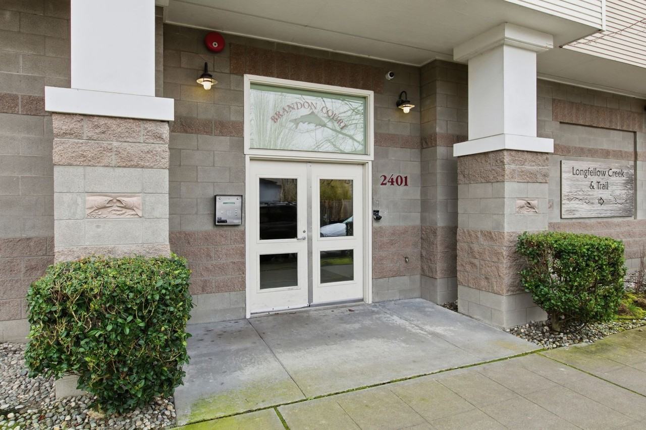 2401 Sw Brandon St - Photo 3 of 26