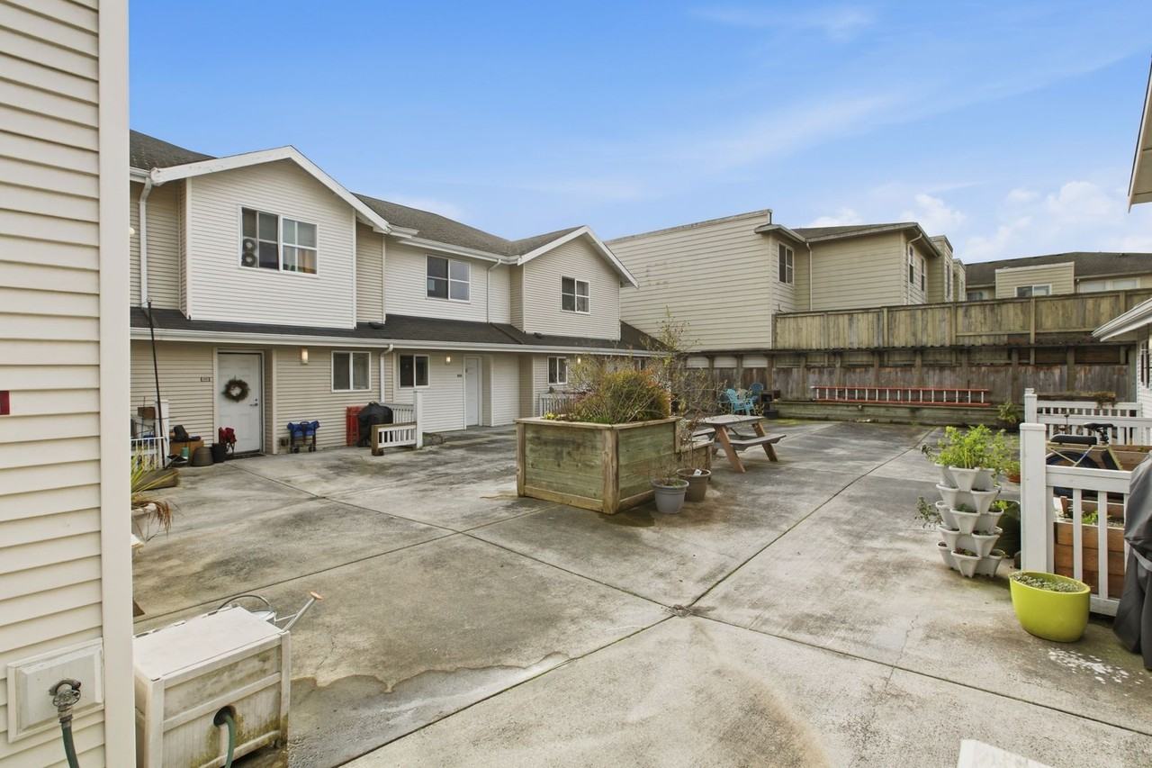 2401 Sw Brandon St - Photo 4 of 26