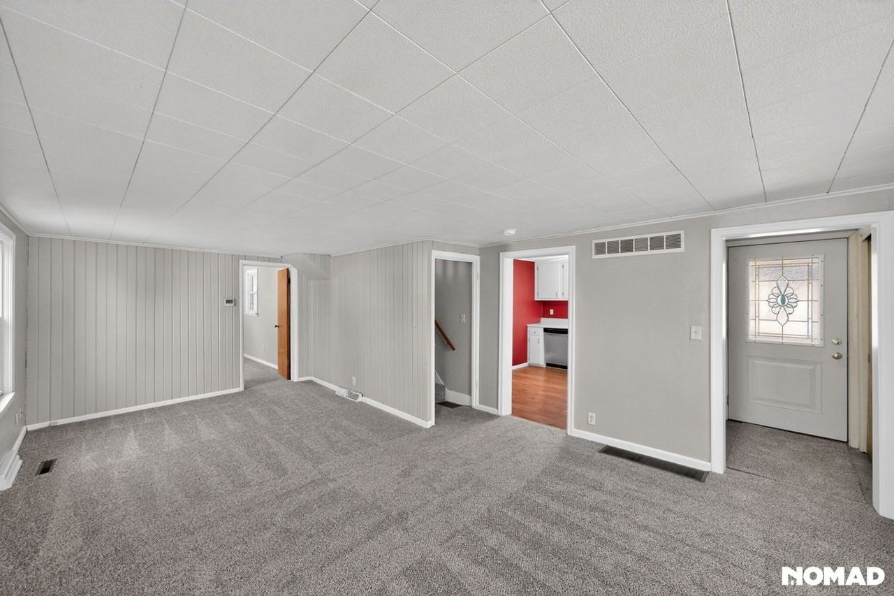 301 Birch Ave - Photo 3 of 19