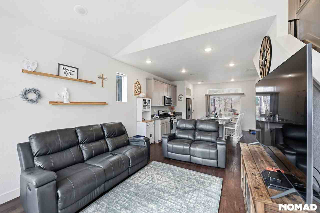 247 S Old Hammer St - Photo 3 of 35