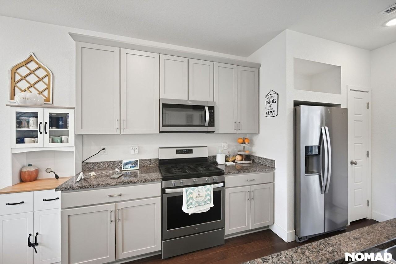 247 S Old Hammer St - Photo 4 of 35