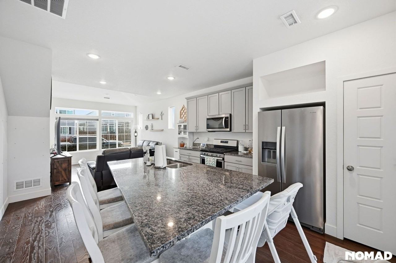 247 S Old Hammer St - Photo 7 of 35