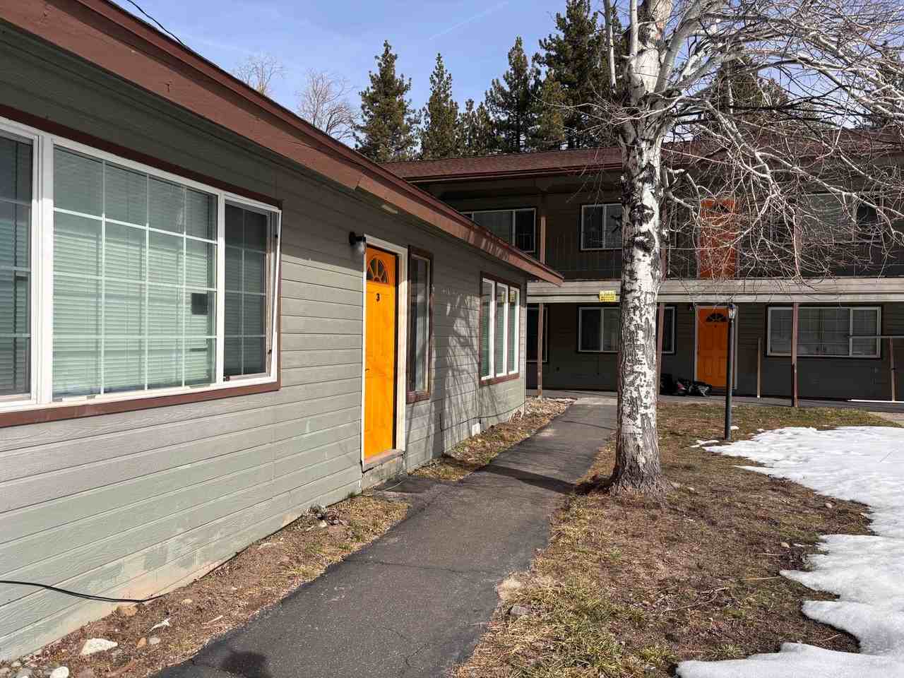 BLA3715>** - Photo 2 of 9