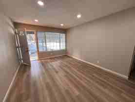 BLA3715>** - Photo 1 of 1