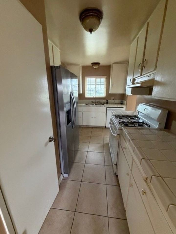 10908 Michele Ave - Photo 3 of 11