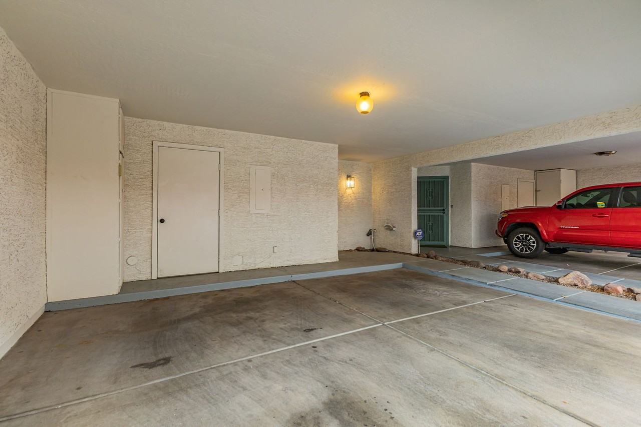 4328 N 36th St - Photo 4 of 29