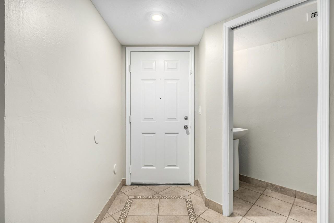 4328 N 36th St - Photo 6 of 29