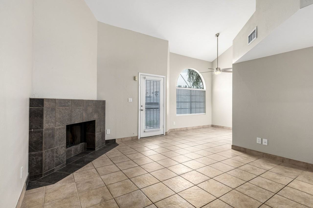 4328 N 36th St - Photo 7 of 29