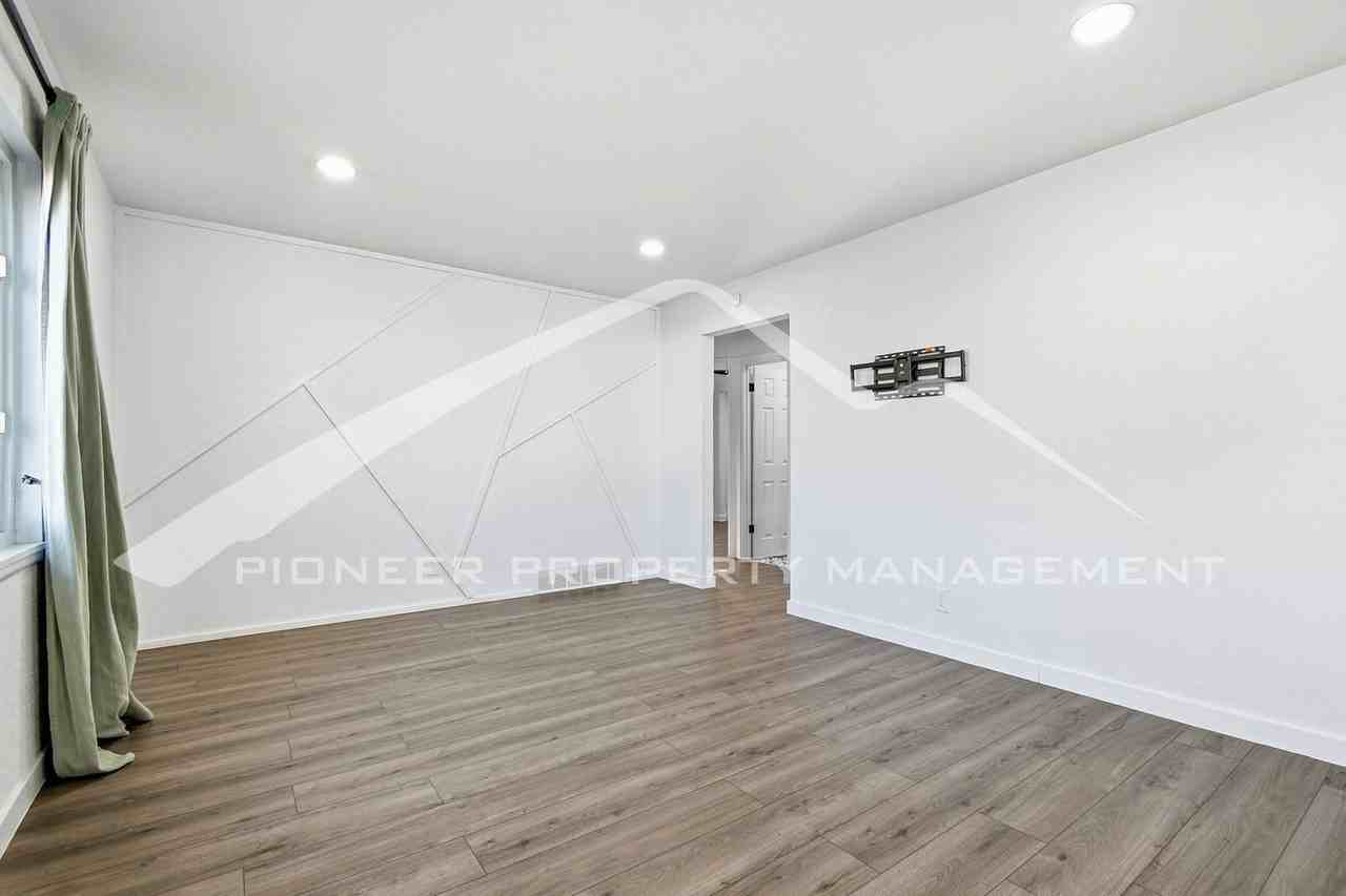 4590 W Wyoming Pl - Photo 4 of 21