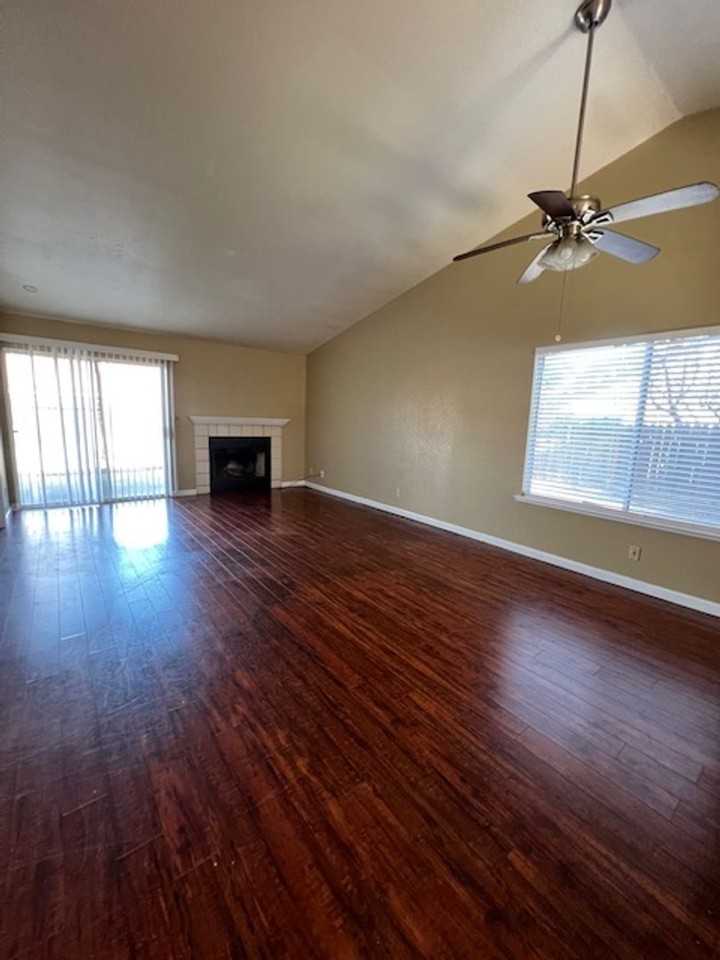 29122 Monterey Ct - Photo 2 of 14