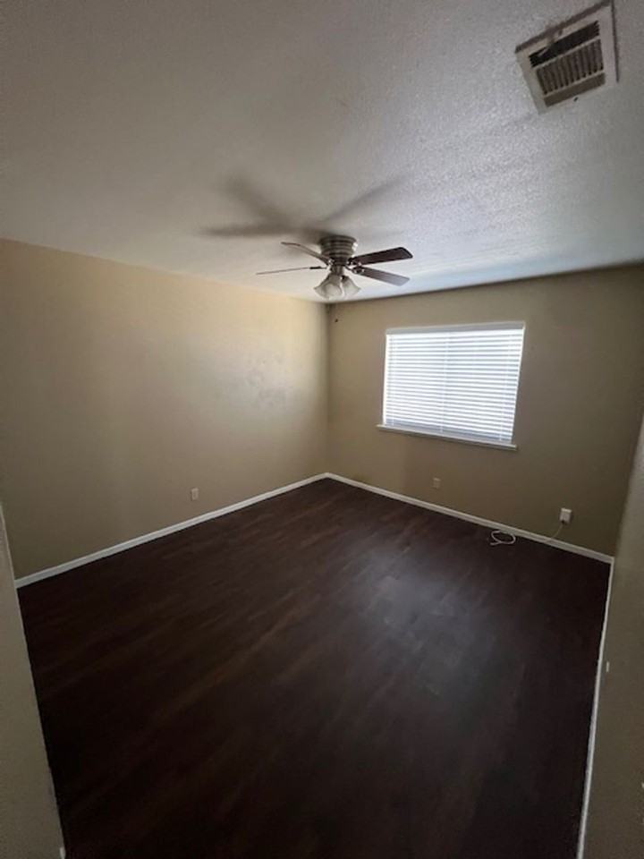 29122 Monterey Ct - Photo 7 of 14