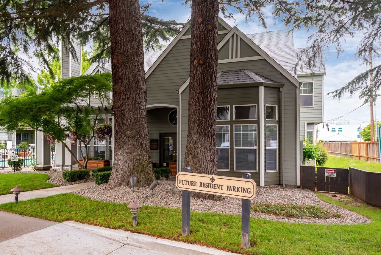 Courtyards at Fairview - Photo 2 of 8