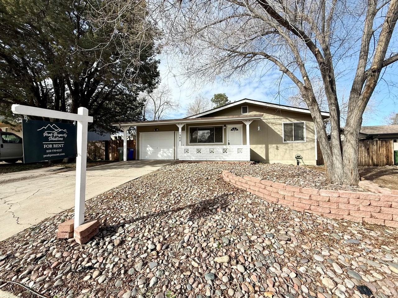 1968 Sycamore Dr - Photo 2 of 16