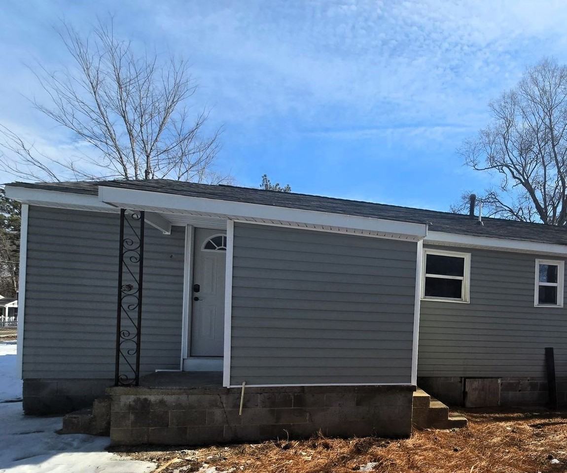 1106 6th St - Photo 2 of 16