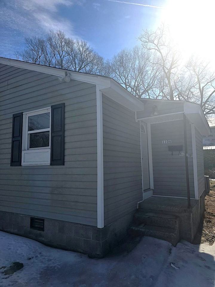 1106 6th St - Photo 3 of 16