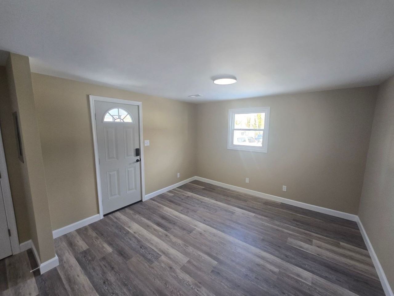 1106 6th St - Photo 6 of 16