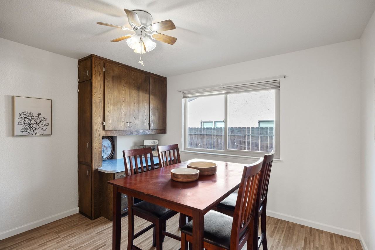 2423 Ceanothus Ave - Photo 6 of 29