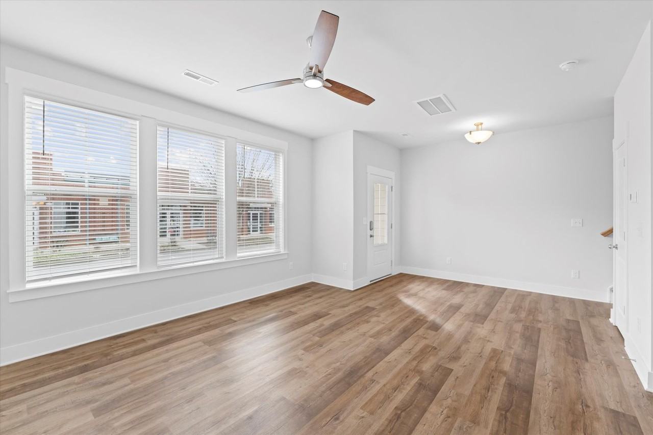 628 Amalfi Dr - Photo 5 of 23