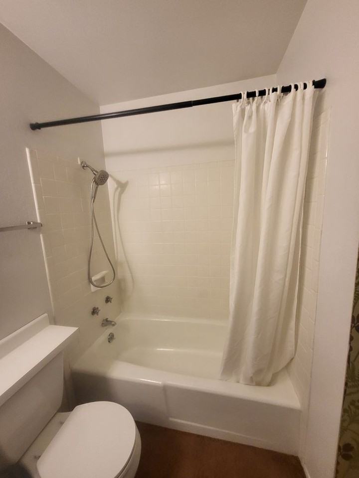 1601 Pennsylvania St Ne #2 - Photo 5 of 9