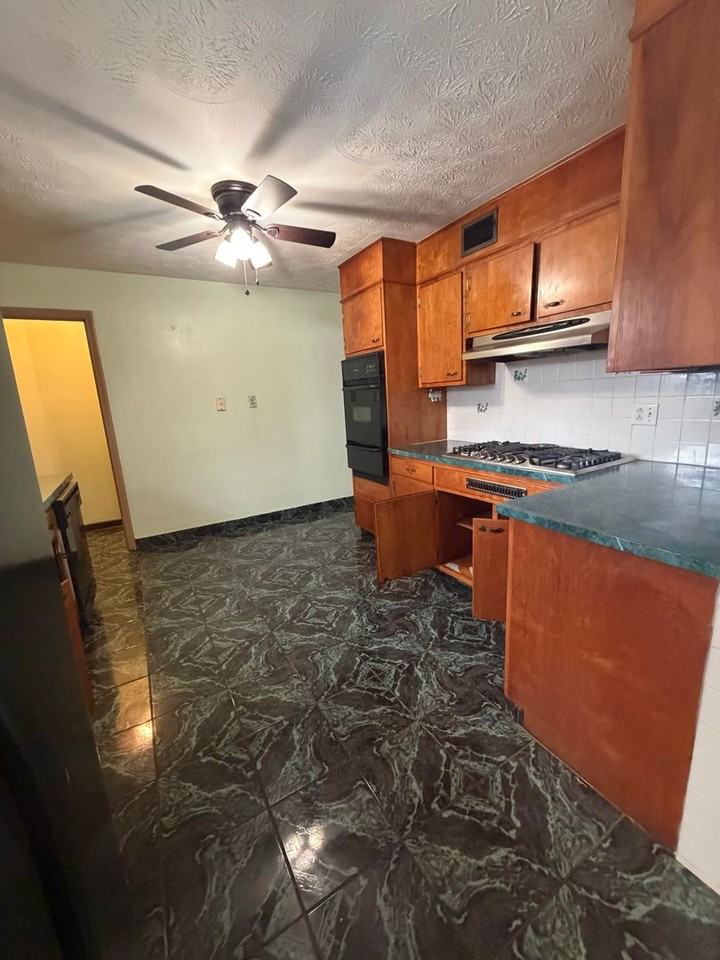 1428 Lorraine Rd - Photo 3 of 16