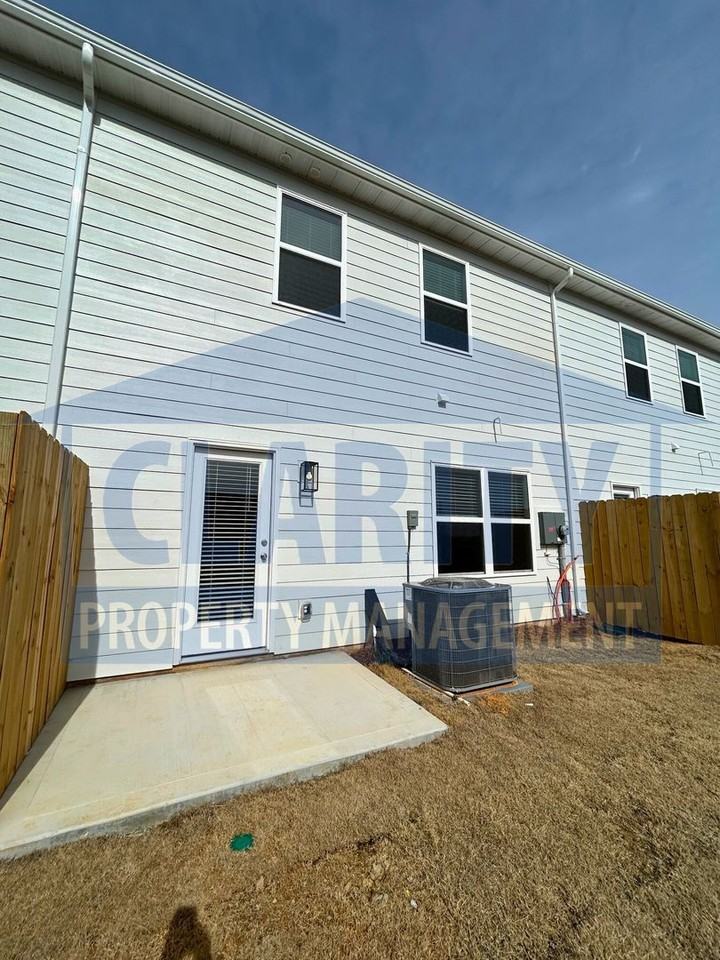 4212 Belcourt Ln Ne - Photo 2 of 24