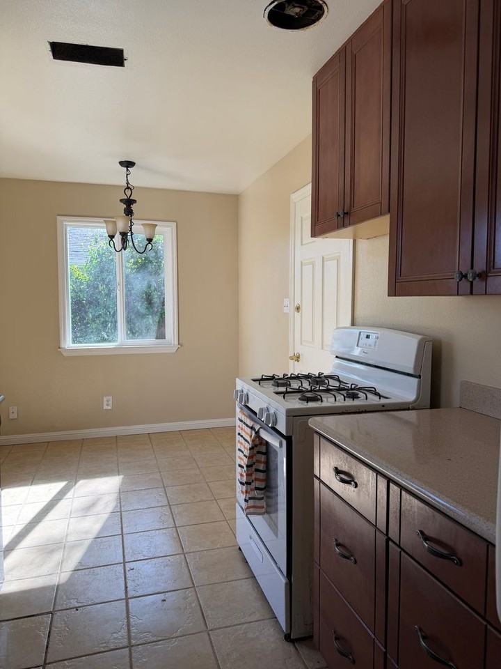 801 Barbara Way - Photo 5 of 6