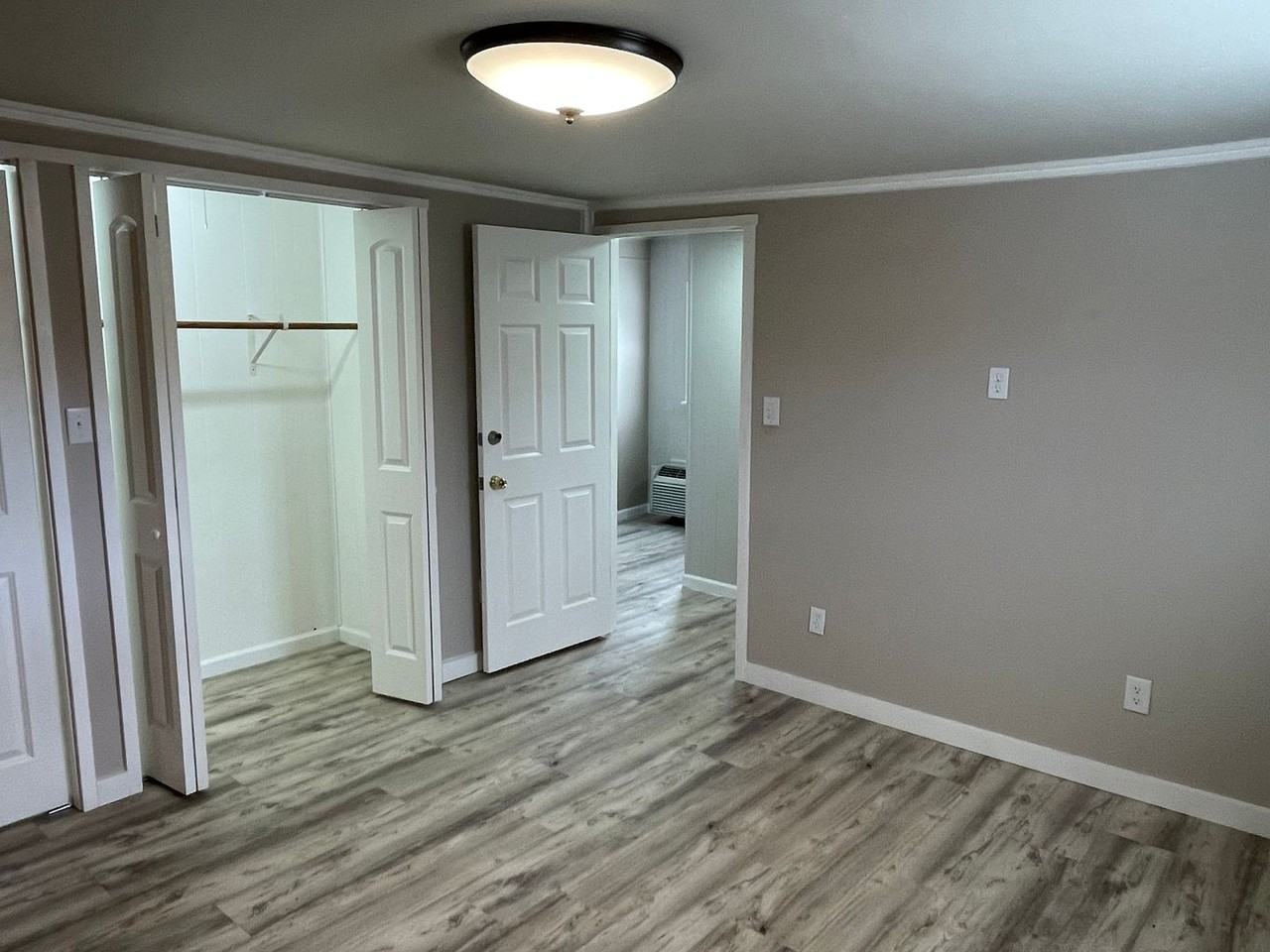 207 S North St - Photo 6 of 20