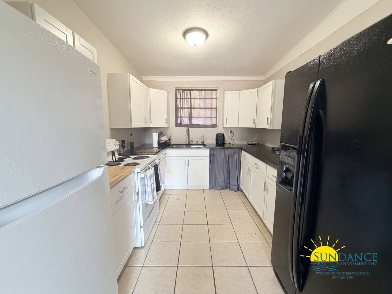 650 650 Blakey Avenue - Photo 2 of 8